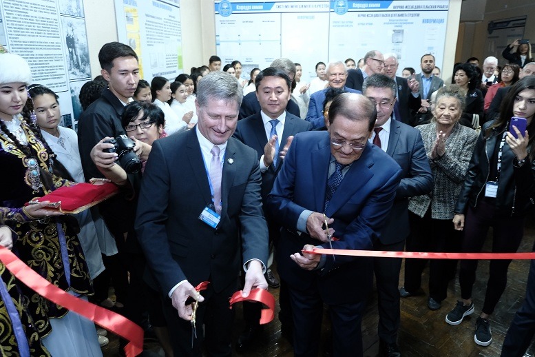 Өскеменде Ережеп Мәмбетқазиев атындағы химия дәрісханасы ашылды   