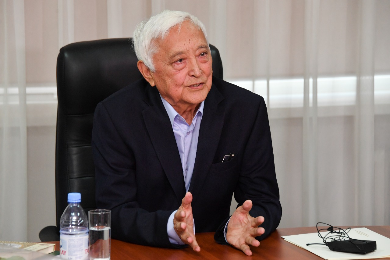 «Егемен»-нің ардагер журналисі Әділ Дүйсенбек өмірден өтті