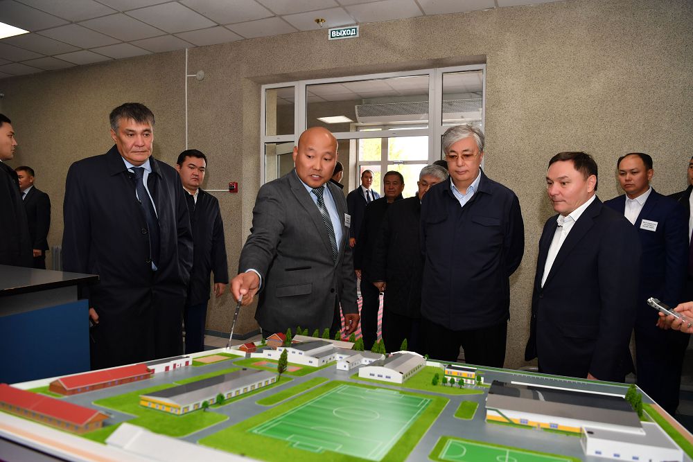 Мемлекет басшысы Т. Уәлиев атындағы спорт мектебіне барды
