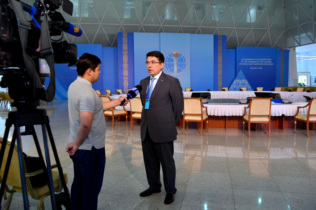 Елордаға әлемдік діндер өкілдері келді