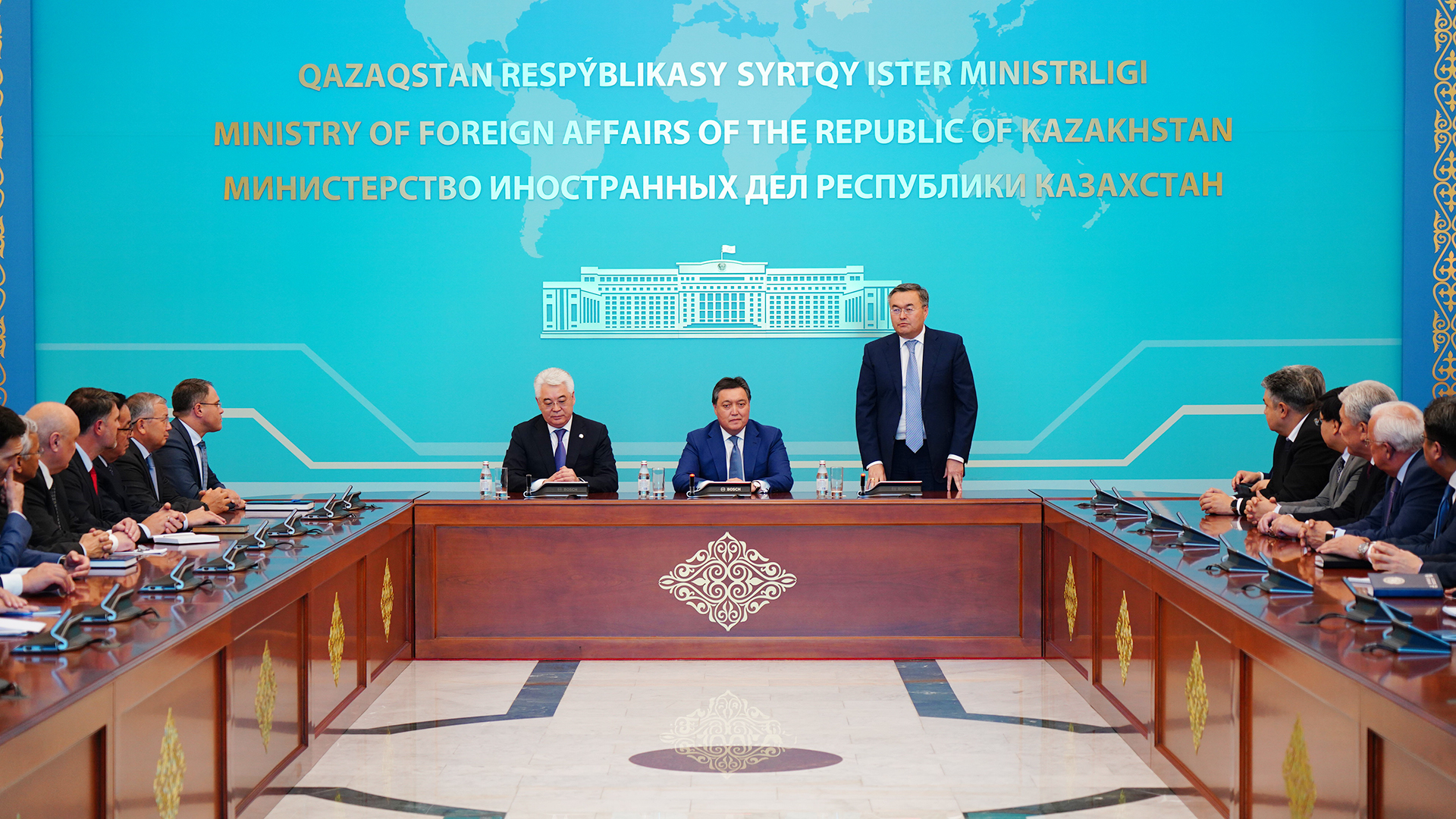 Асқар Мамин жаңа сыртқы істер, индустрия және инфрақұрылымдық даму министрлерін таныстырды
