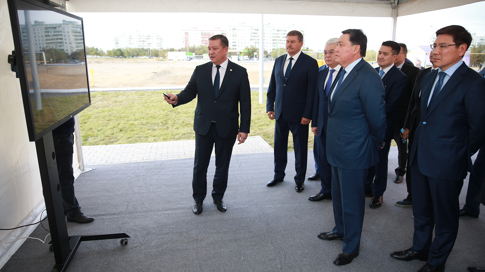 Асқар Мамин Байқоңыр қаласының әлеуметтік-экономикалық дамуымен танысты