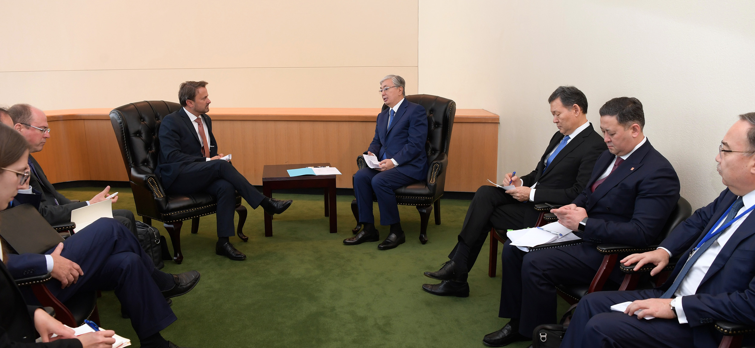 Мемлекет басшысы Люксембург Премьер-Министрі Ксавье Беттельмен кездесті