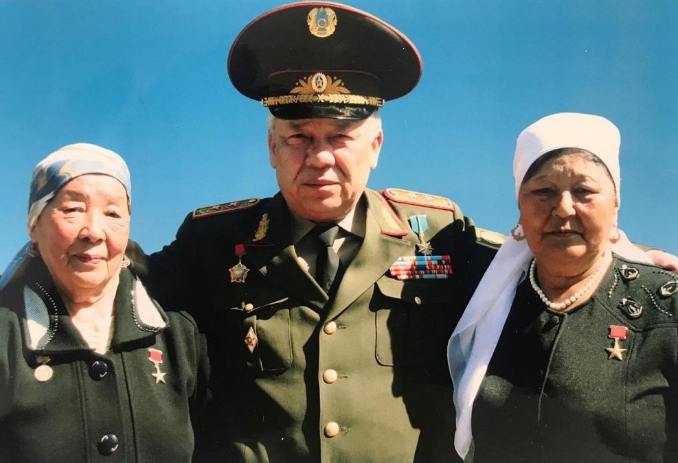 Еңбекпен өрілген өмір