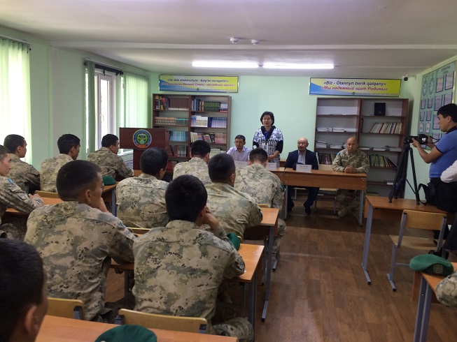 «Рухани керуен» мүшелері әскери қызметшілермен кездесті