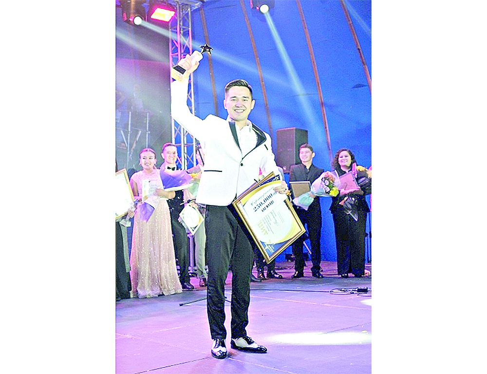 Жаңа жұлдыздар  жарқырайды