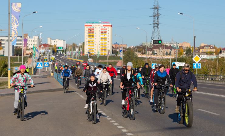 Қостанайда ауқымды веложарыс өтті