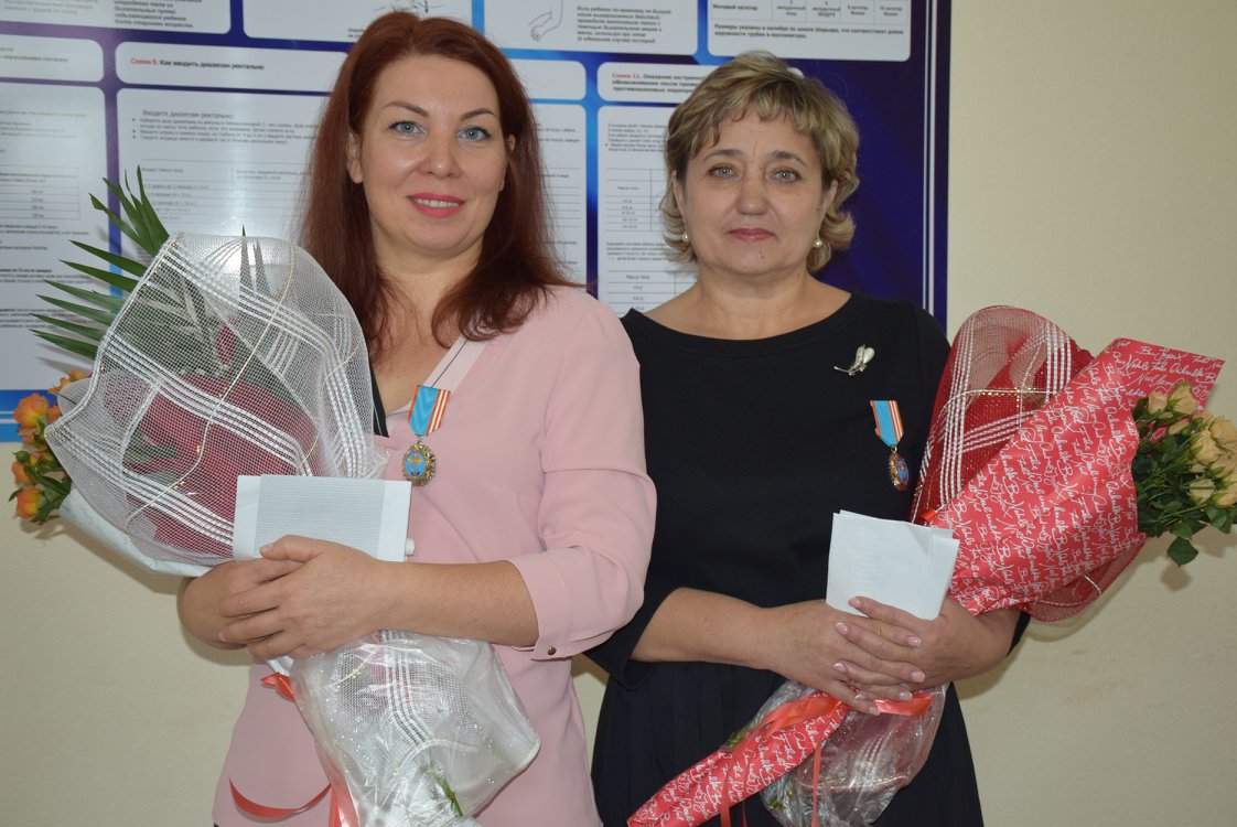 Тікұшақты құлатпай аман алып қалған қос әйел дәрігер