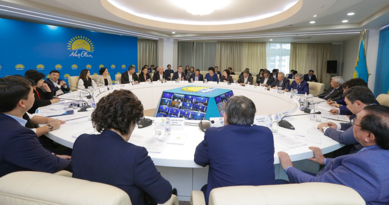 Nur Otan партиясында мемлекеттік тілді дамыту жайы сөз болды