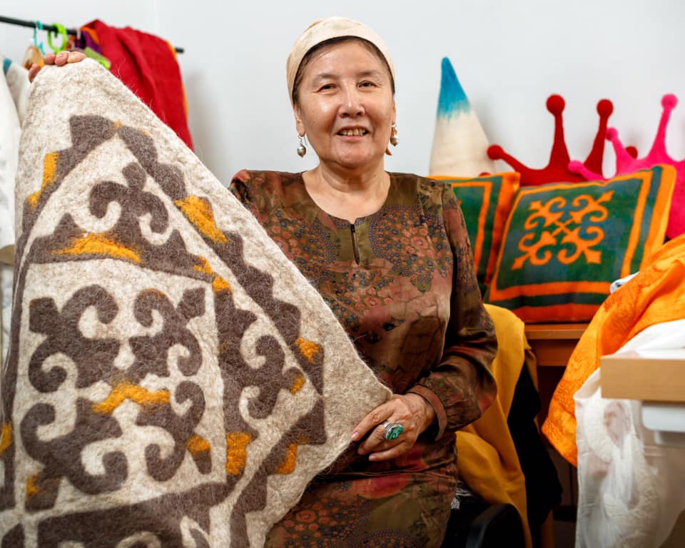 Дәстүрлі қолөнерді дәріптеуде