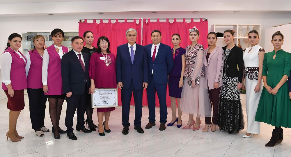 Мемлекет басшысы «Ақай» тігін шеберханасына барды