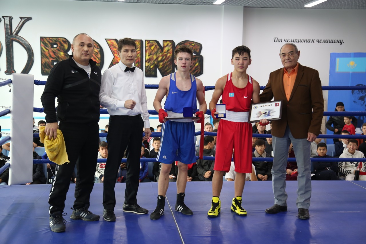 Бокс: Алматы мен Мәскеудің жас өрендері тең түсті