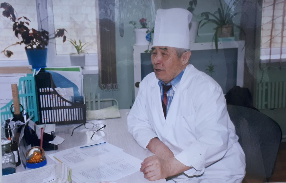 Маңғыстау хирургиясының негізін қалаушы дәрігер 80-ге толды
