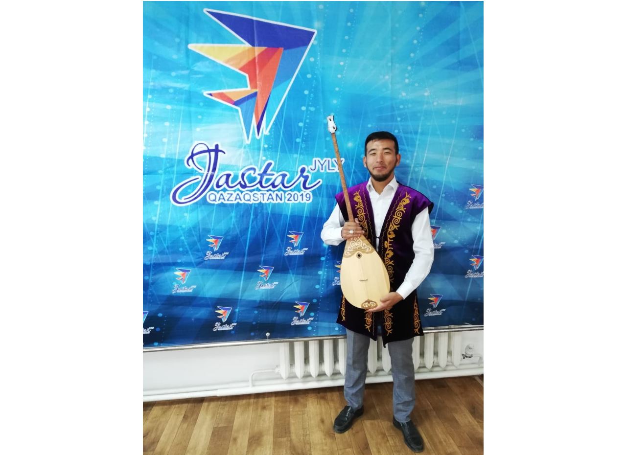 Домбырадан тегін дәріс беріп жүр