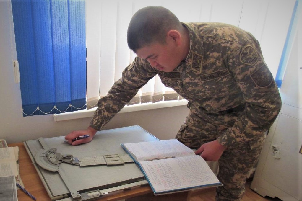 Взвод командирлері білімдерін жетілдіруде