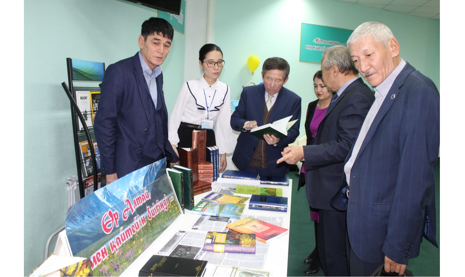 Қарымды қаламгермен кездесті