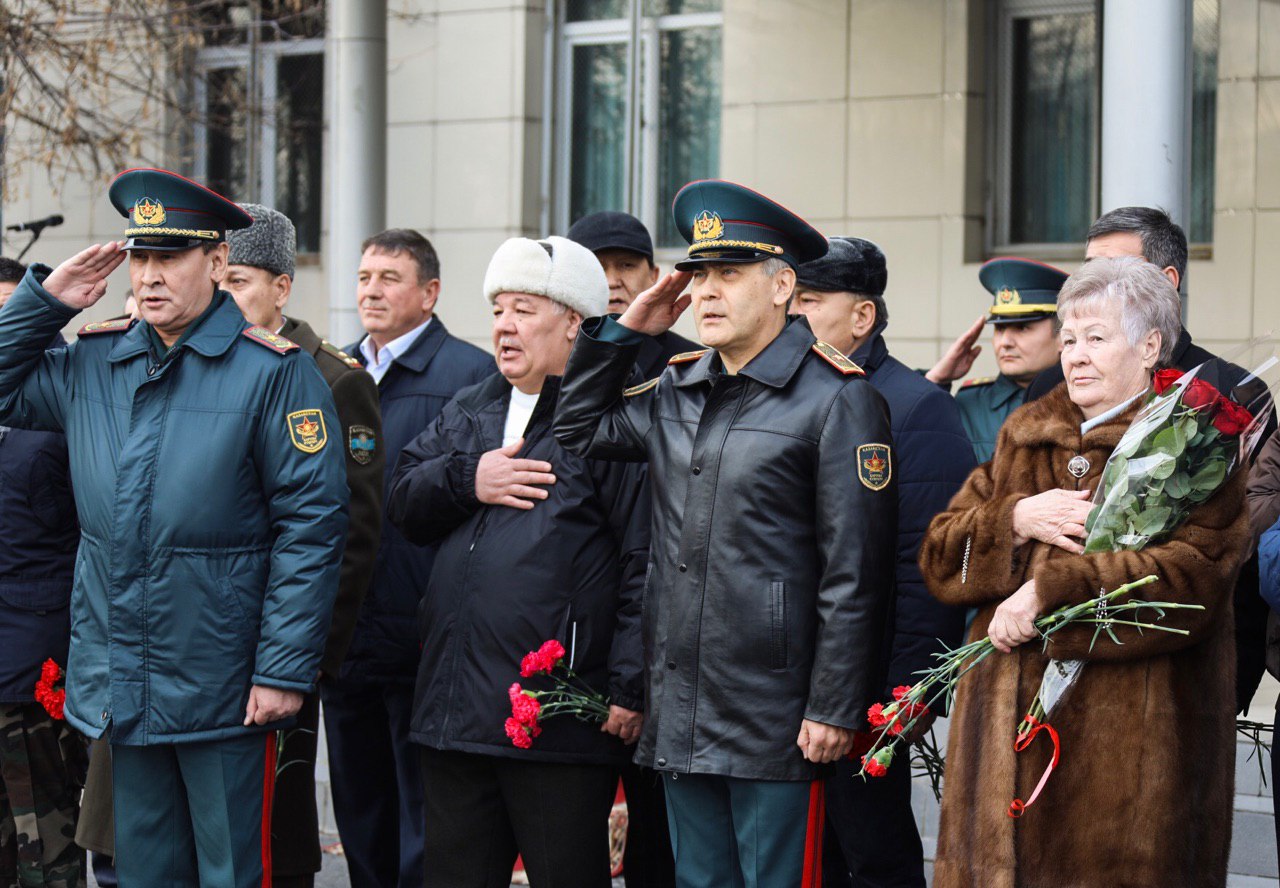 Алматыда «Қара майордың» құрметіне ескерткіш тақта ашылды