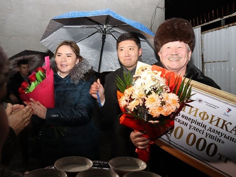 Орал театры жүлдегерлерін салтанатпен қарсы алды