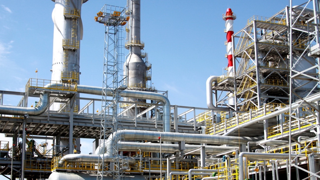 Мегаполистегі мұнай өңдеу зауыты еуропалық стандартқа сай өнім шығаруда