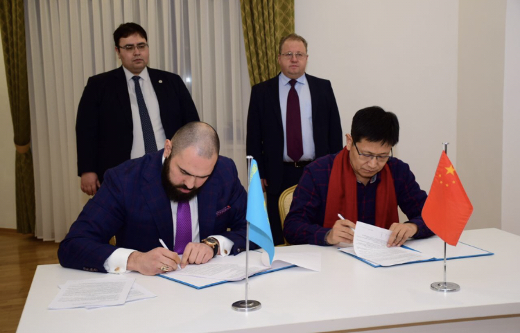 Павлодарлық трактордың бағасы 150 мың доллар