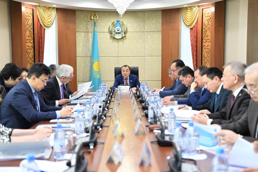 Сенатта тұрғын үй-коммуналдық шаруашылығы мәселелері қаралды