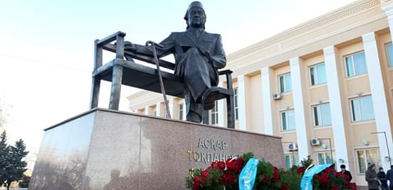 Таразда Асқар Тоқпанов ескерткіші ашылды