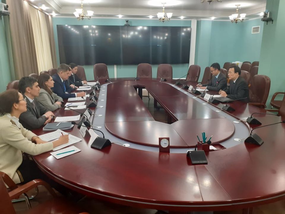 Елжан Біртанов Қытай елшісімен кездесті