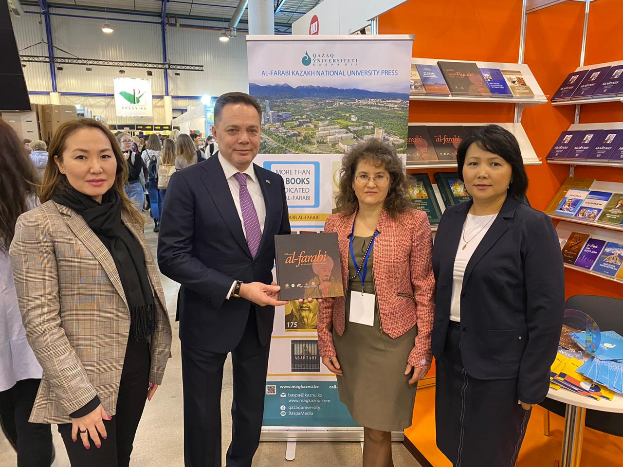 Литвада Абай және әл-Фараби туралы кітаптар таныстырылды