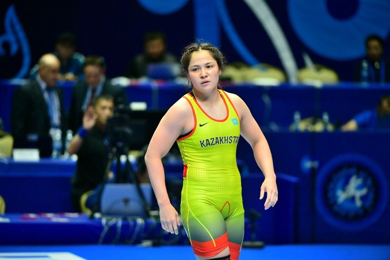 Күрес: Үш аруымыз алтын медаль үшін таласады