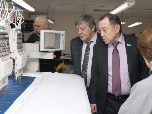 Сенаторлар Шымкент қаласының кәсіпкерлерімен кездесті