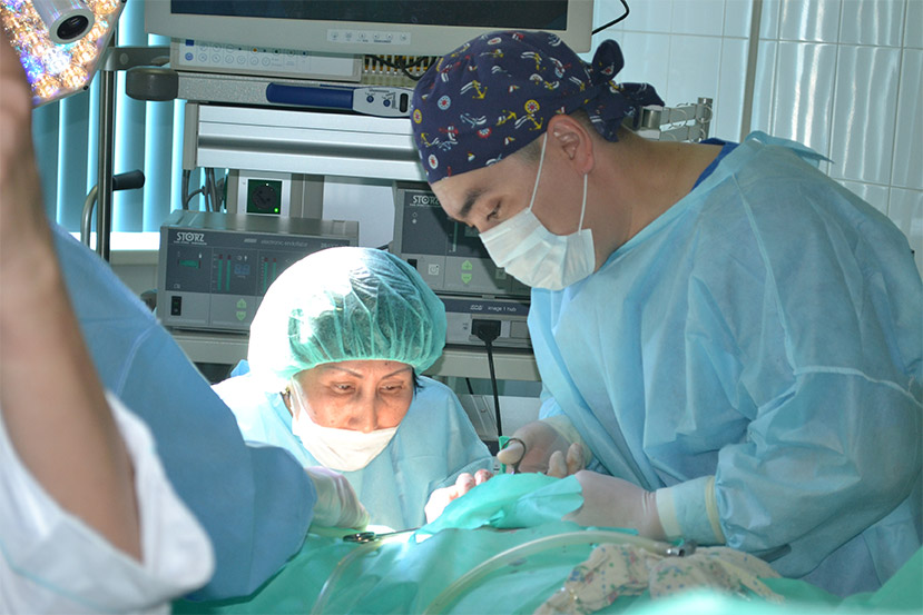 Маңғыстауда дәрігерлер жүкті әйелдің жүрегіне ашық түрде күрделі ота жасады