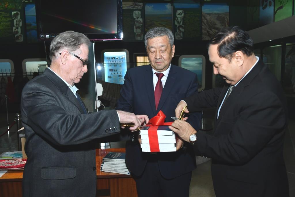 Ұлттық университетте омыртқалы жануарлар топтамасының каталогы таныстырылды