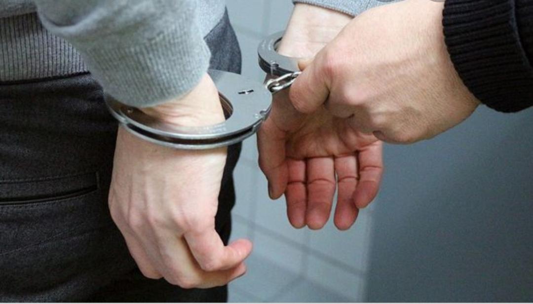 Оралда мас бұзақы полицияны жарақаттады