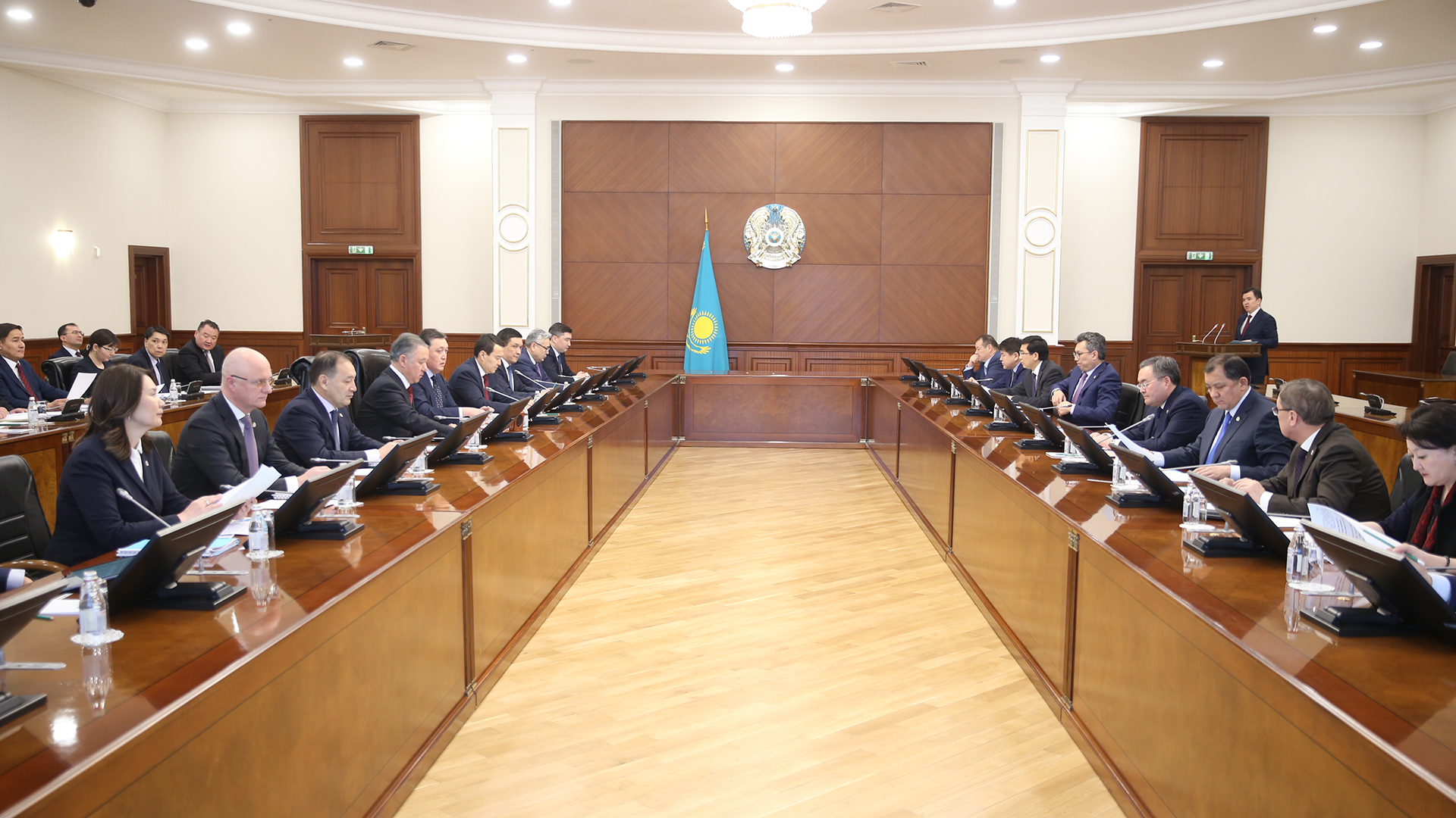 Асқар Мамин Жаңғырту жөніндегі ұлттық комиссия отырысын өткізді