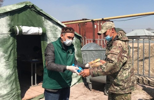 Ыстық тамақ таратты