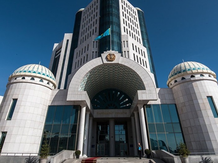 Еңбек ету үшін көшіп-қонушылар туралы заң жобасын ратификациялау мәселесін қарады