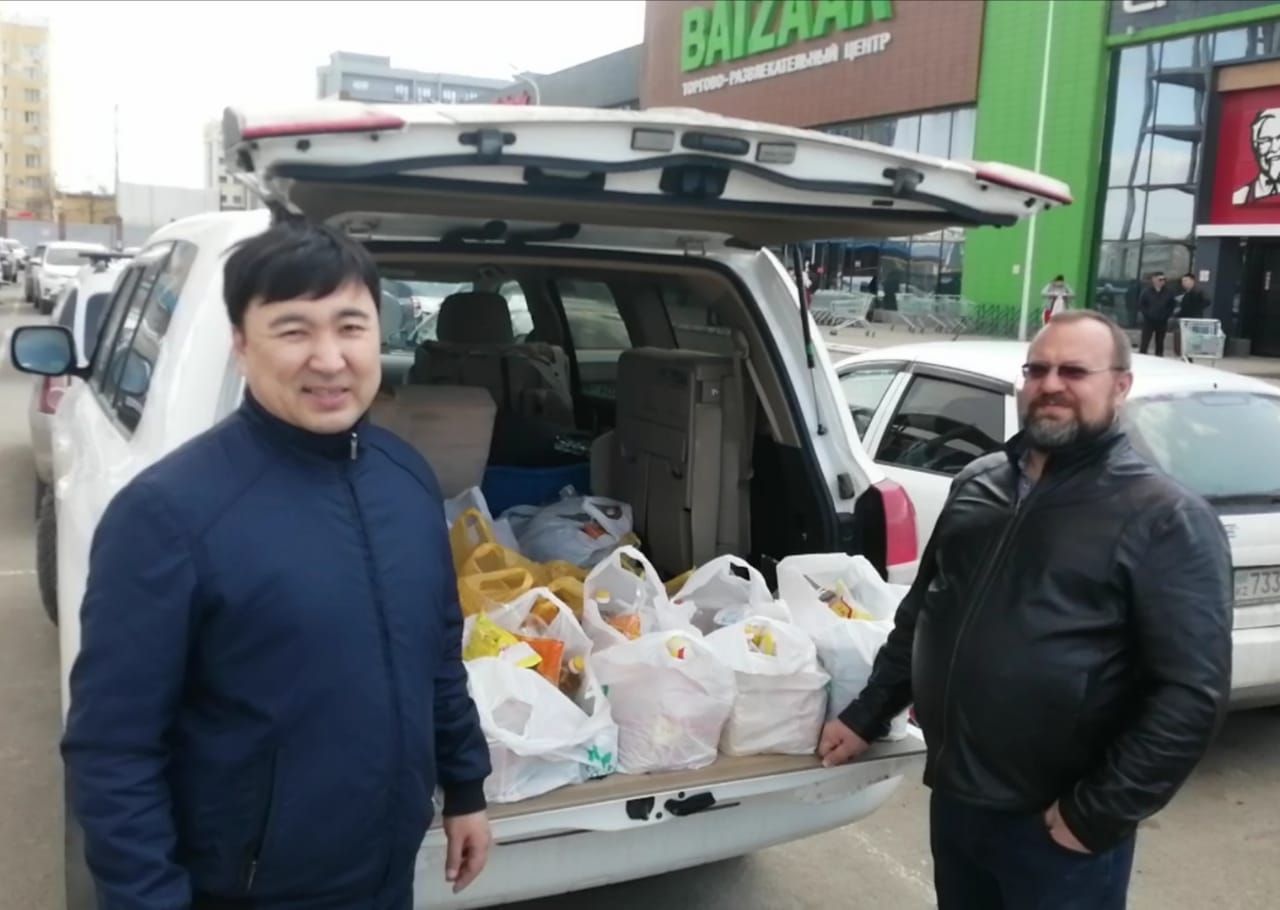 14 отбасыға қол ұшын созды