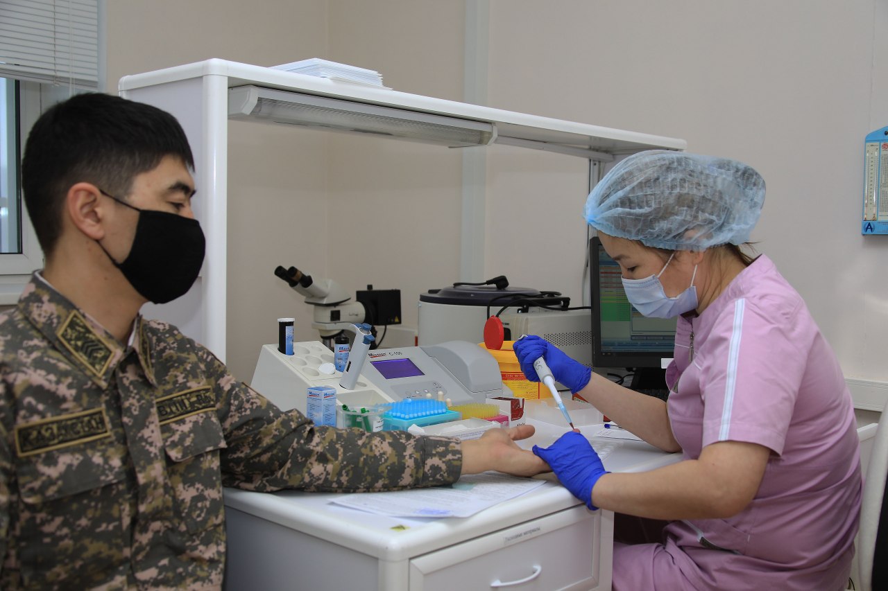 Елордада əскери қызметшілер донорлық қан қорын толықтырды