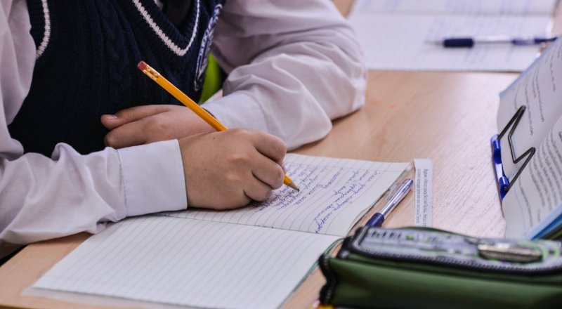 Білім министрі мұғалімдерді үй тапсырмасын жеңілдетуге шақырды