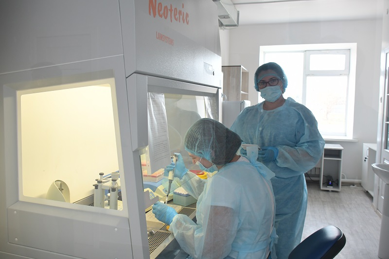 Көкшетауда коронавирус індетін диагностикадан өткізетін алғашқы зертхана жұмыс істейді