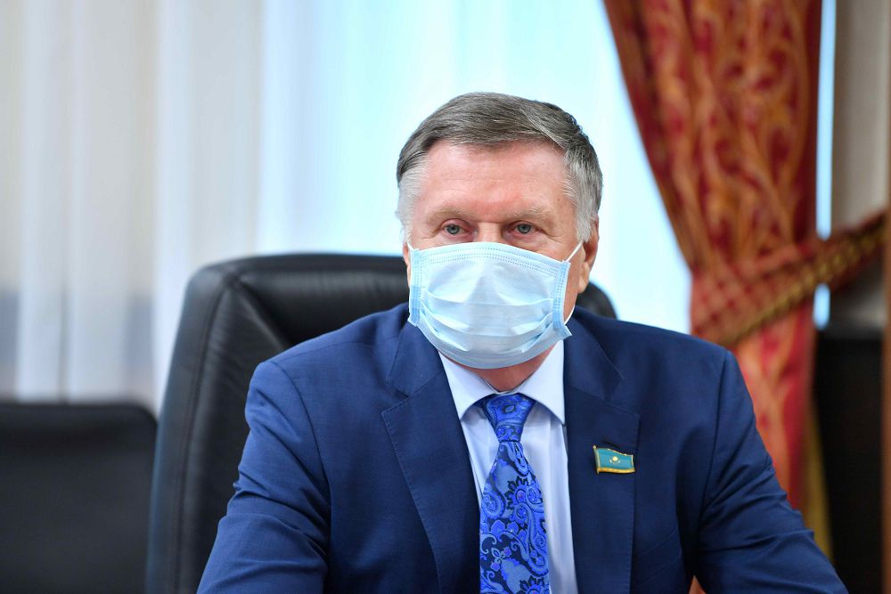 Сенатта бейбіт жиналыстар туралы заң жобалары талқылануда