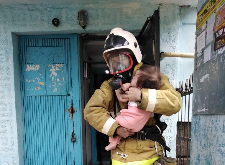 Қостанайда өрт ішінде қалған сәби құтқарылды