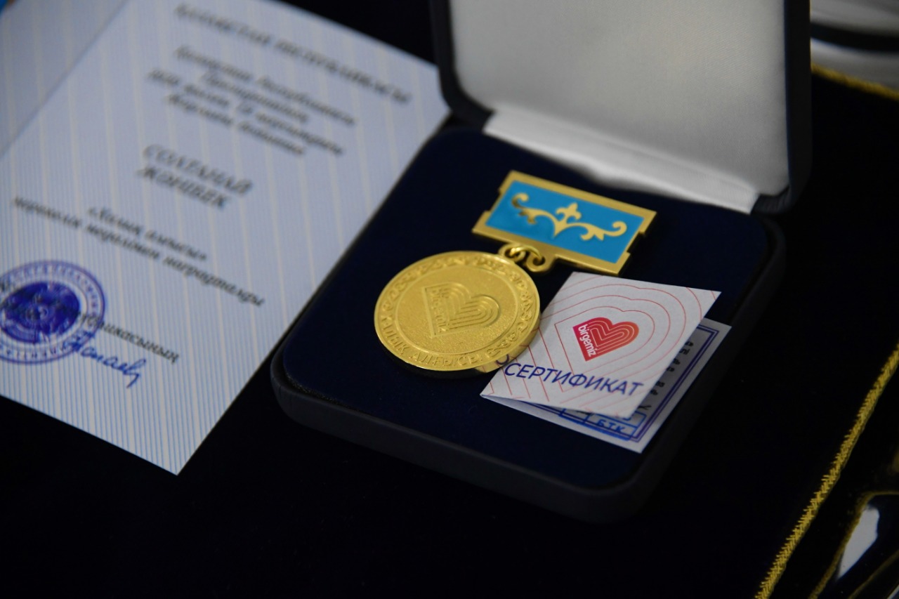 Алматылық меценаттар мен волонтерлар "Халық алғысы" медалімен марапатталды