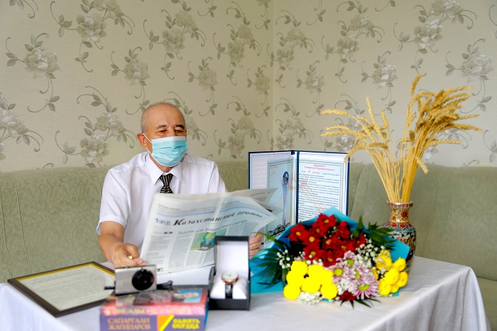 Қорғаныс министрлігі отандық әскери журналистиканың ардагерін құттықтады