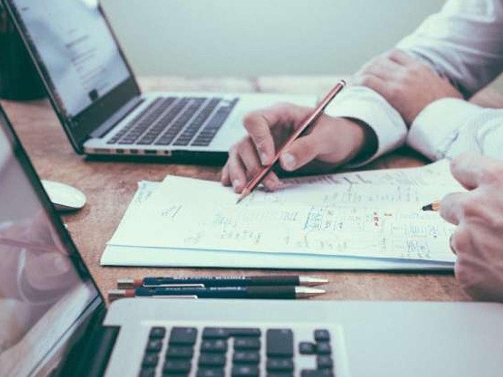 Меморгандар мен компанияларға көлік пен жиhаз алуға 3 жылға мораторий енгізілді