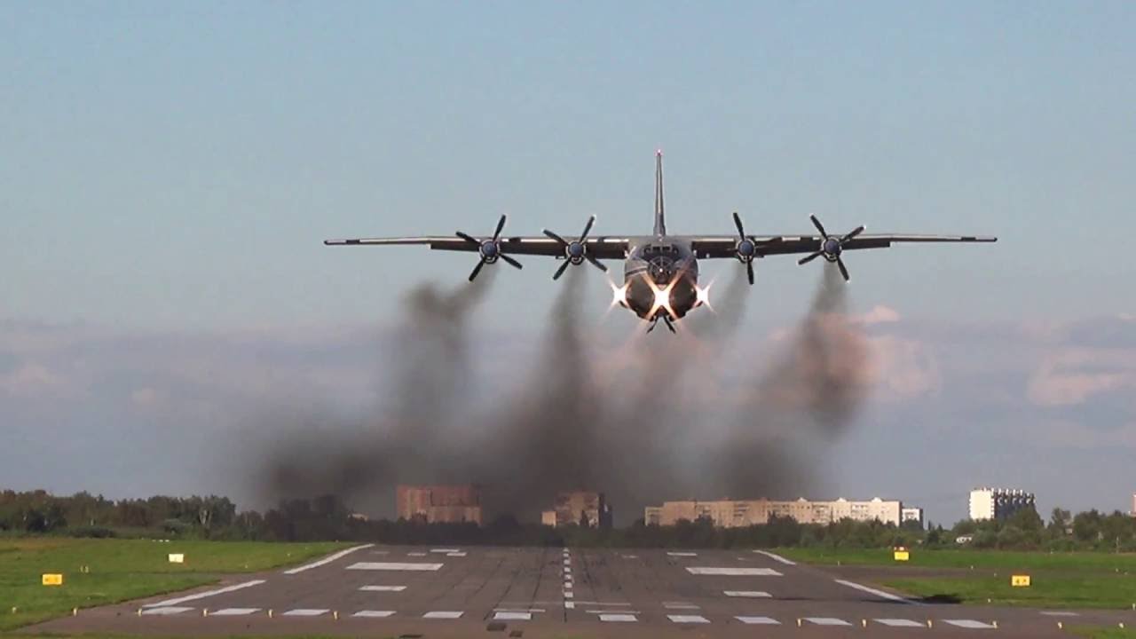 Атырауда АН-12 ұшағы неге түтіндеді?