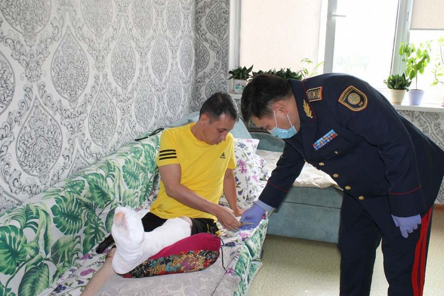 Нағыз полицей күдіктіні ұстау үшін 13-қабаттан секірді