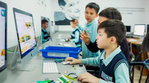 Атырауда 21 мың оқушы кезекші сыныпқа барады