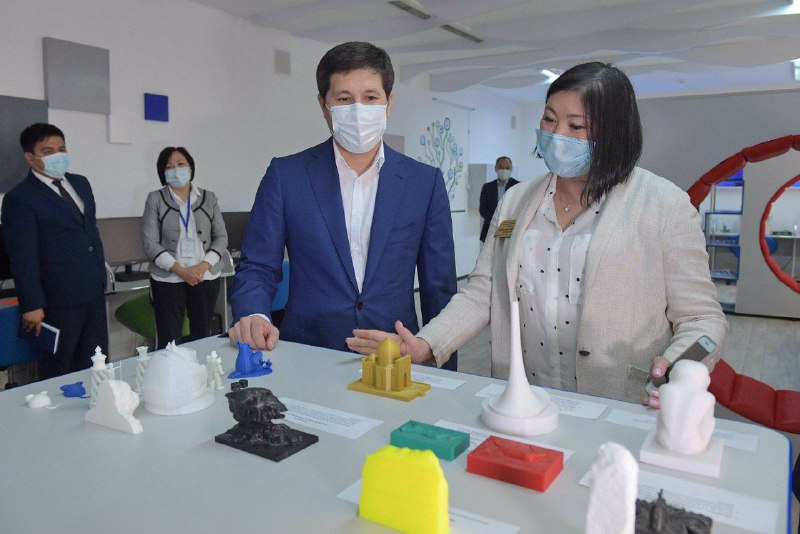 Әбілқайыр Сқақов Павлодардың мәдениет және қосымша білім беру мекемелеріне барды