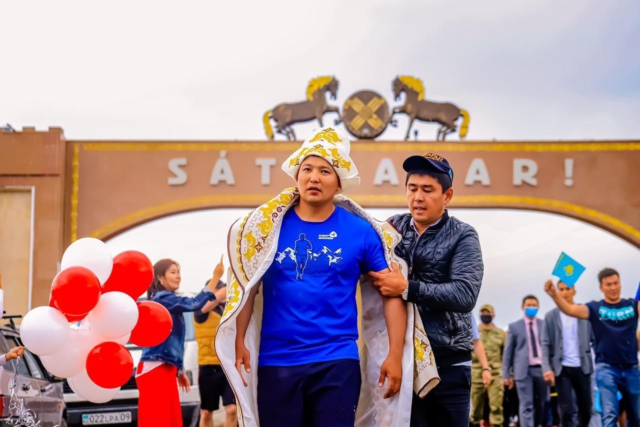 Әскери қызметшіге 200 шақырымдық ультрамарафонды бағындырғанын дәлелдейтін сертификат маниторинг пен тиісті құжаттарды рәсімдегеннен кейін беріледі.